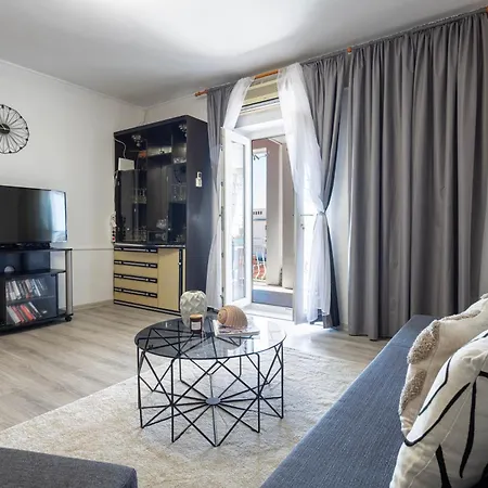 Leonardo Apartment *